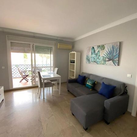 Apartamento Junto Al Puerto Deportivo De Estepona Bagian luar foto