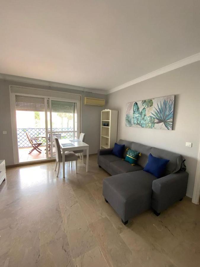 Apartamento Junto Al Puerto Deportivo De Estepona Bagian luar foto