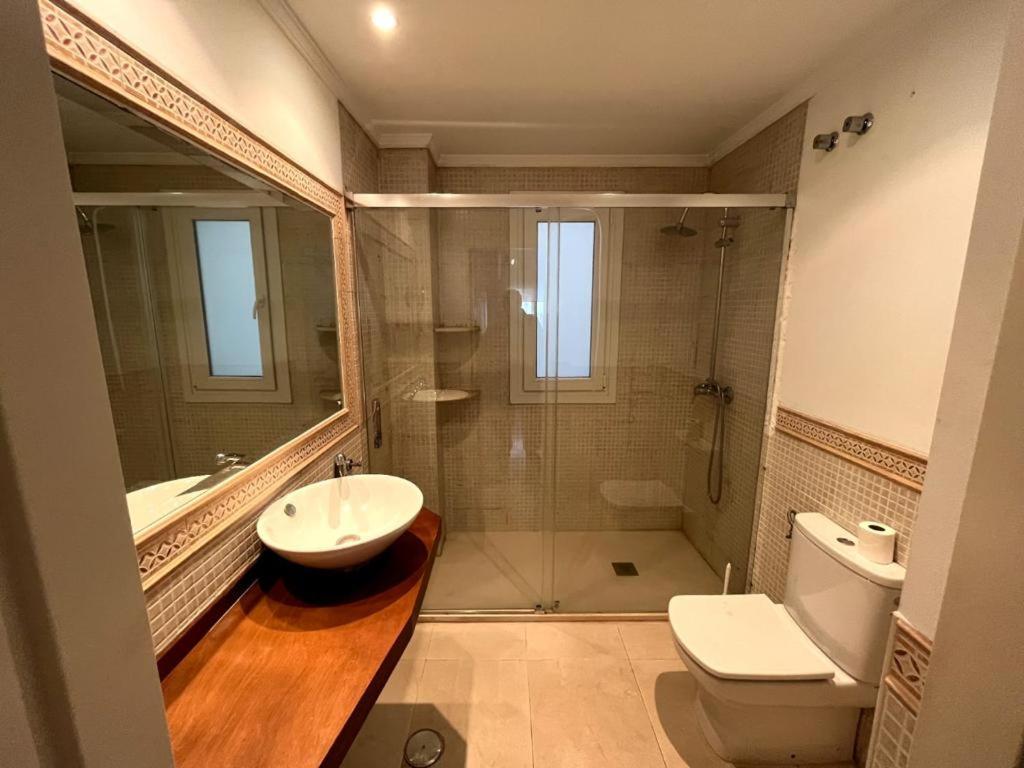 Apartamento Junto Al Puerto Deportivo De Estepona Bagian luar foto