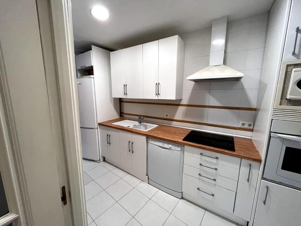 Apartamento Junto Al Puerto Deportivo De Estepona Bagian luar foto